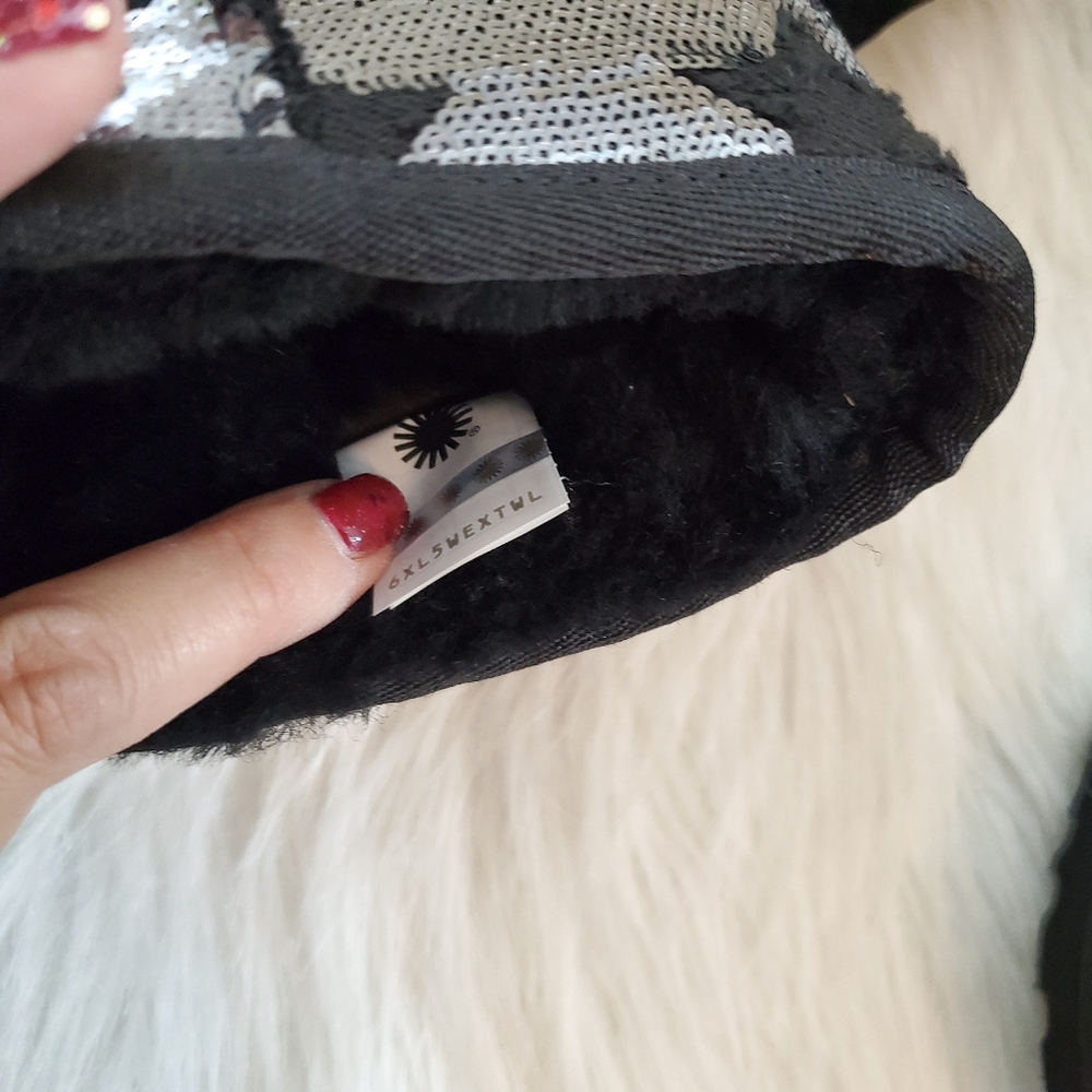 UGG 6 Classic Mini Sequin Stars Blk Suede Boots - Picture 8 of 10